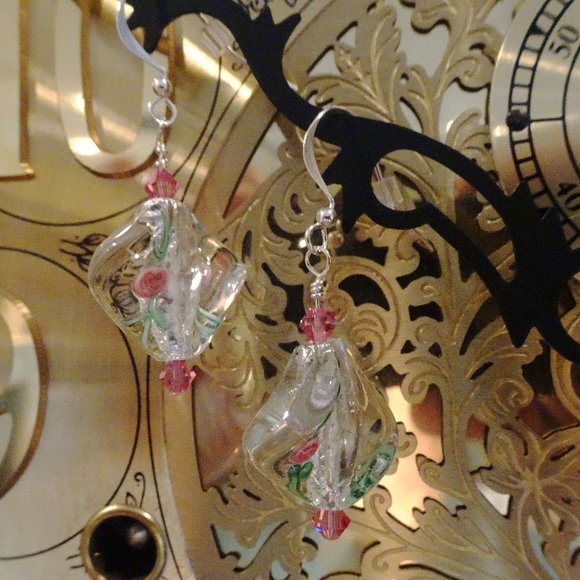 Handcrafted earrings with "flowers in ice" motif & patatina twist design - Picture 8 of 9